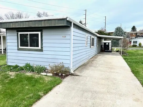 1420 SE Chickadee Lane, College Place, WA 99324