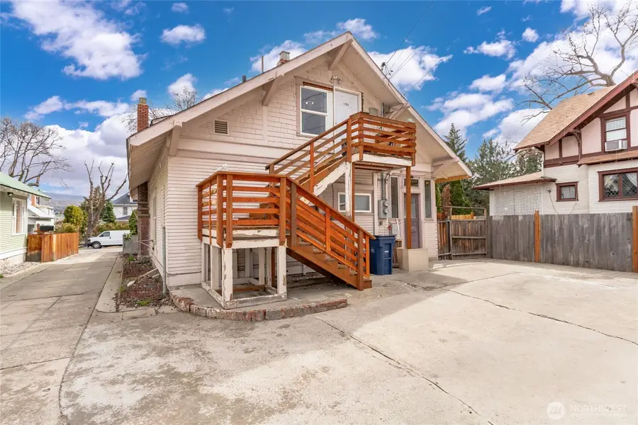 110 N Delaware Avenue #A/B, Wenatchee, WA 98801 - #2