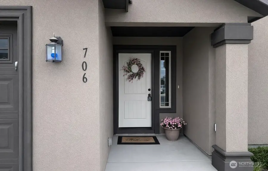 706 7th Avenue Ne, Ephrata, WA 98823 - #3