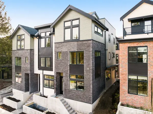 8327 12th Avenue Nw, Seattle, WA 98117