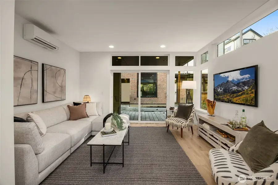 8327 12th Avenue Nw, Seattle, WA 98117 - #2