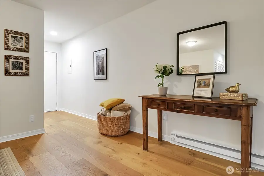 2746 60th Avenue Sw #2, Seattle, WA 98116 - #3