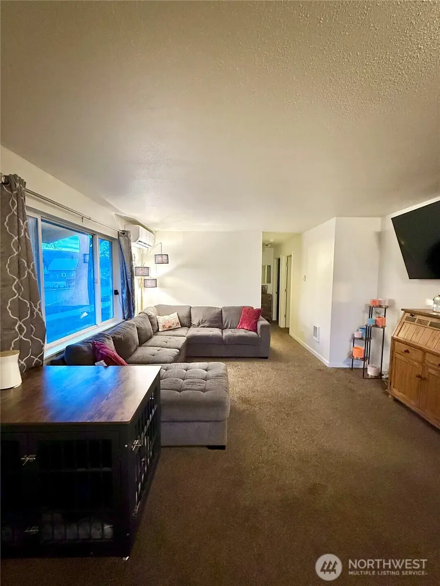 523 E Washington Avenue, Dayton, WA 99328 - #3