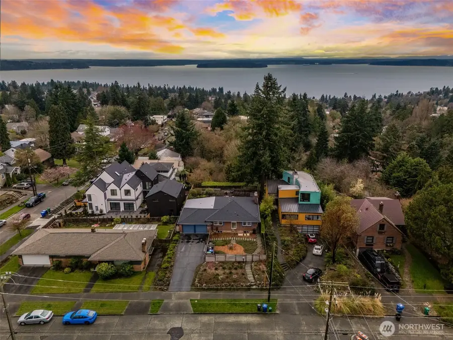 7247 36th Avenue Sw, Seattle, WA 98126 - #3