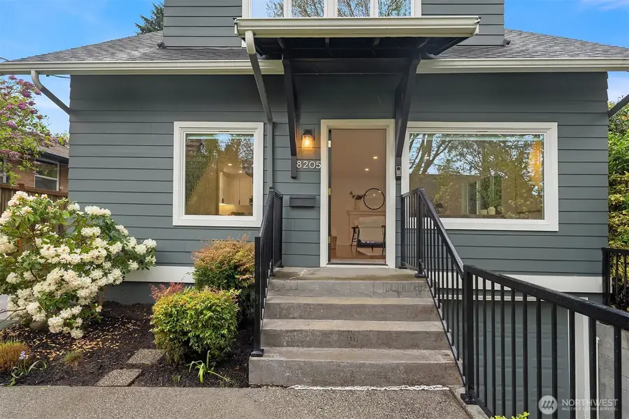 8205 18th Avenue Ne, Seattle, WA 98115 - #2