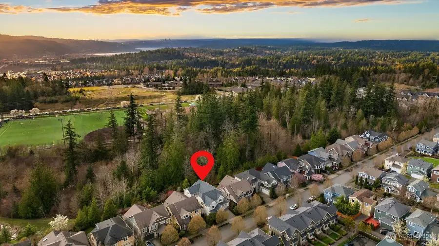 1689 24th Avenue Ne, Issaquah, WA 98029 - #2