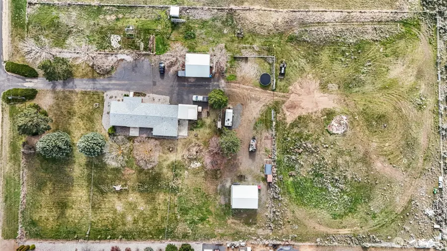 4572 Highway 28 E, Soap Lake, WA 98851 - #3