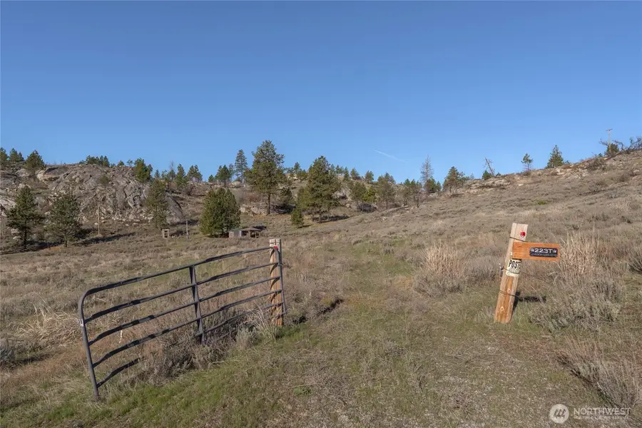 223 Cameron Lake Loop, Okanogan, WA 98840 - #2