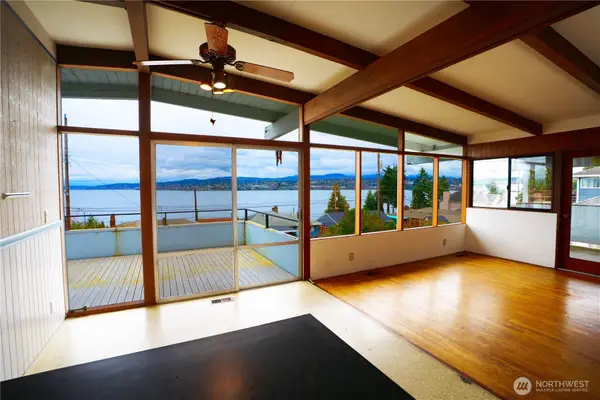 10862 Dixon Drive S, Seattle, WA 98178