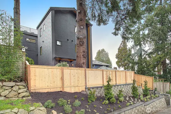 7341 California Avenue Sw #B, Seattle, WA 98136