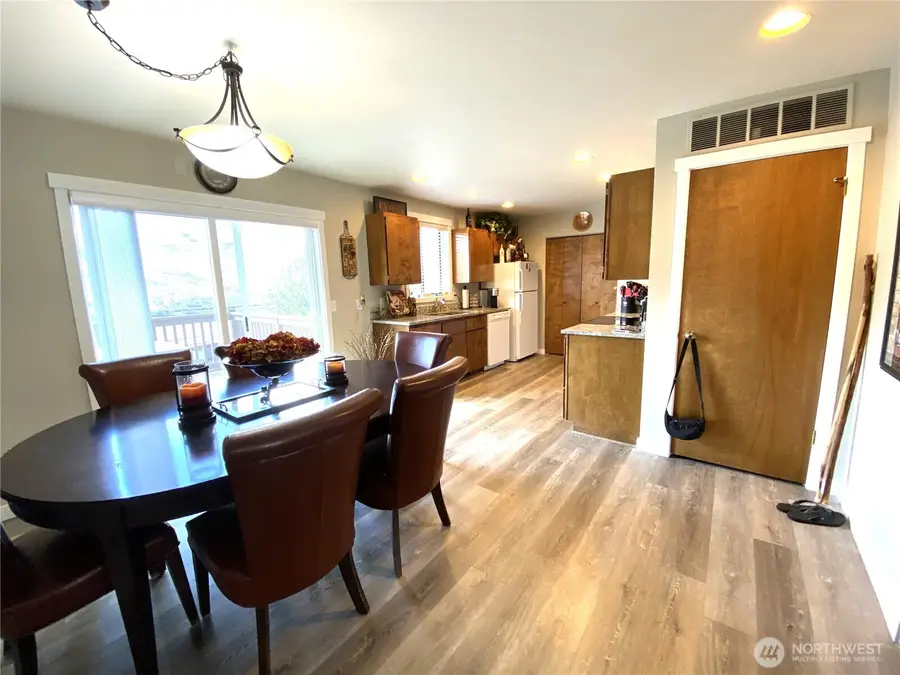 982 Highline Drive, East Wenatchee, WA 98802 - #3