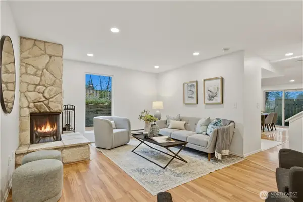 12625 SE 42nd Street, Bellevue, WA 98006