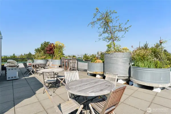 2331 42nd Avenue Sw #414, Seattle, WA 98116