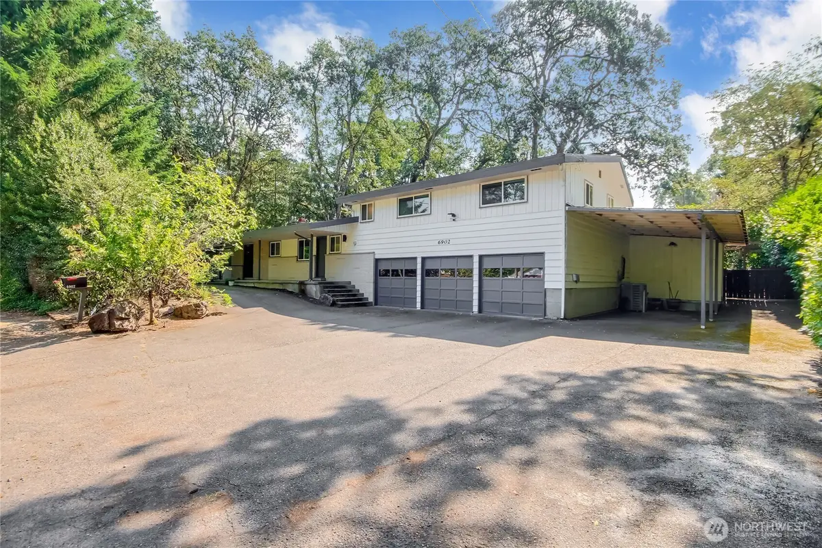 6902 Mount Tacoma Drive Sw, Lakewood, WA 98499 - #1