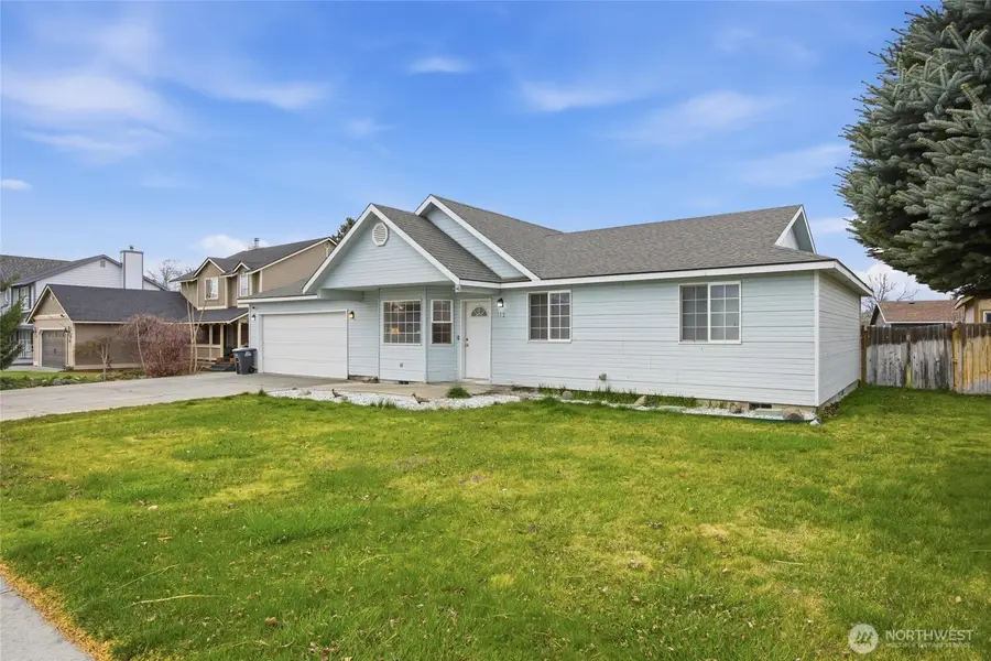 112 W Belmont Avenue, Moses Lake, WA 98837 - #2