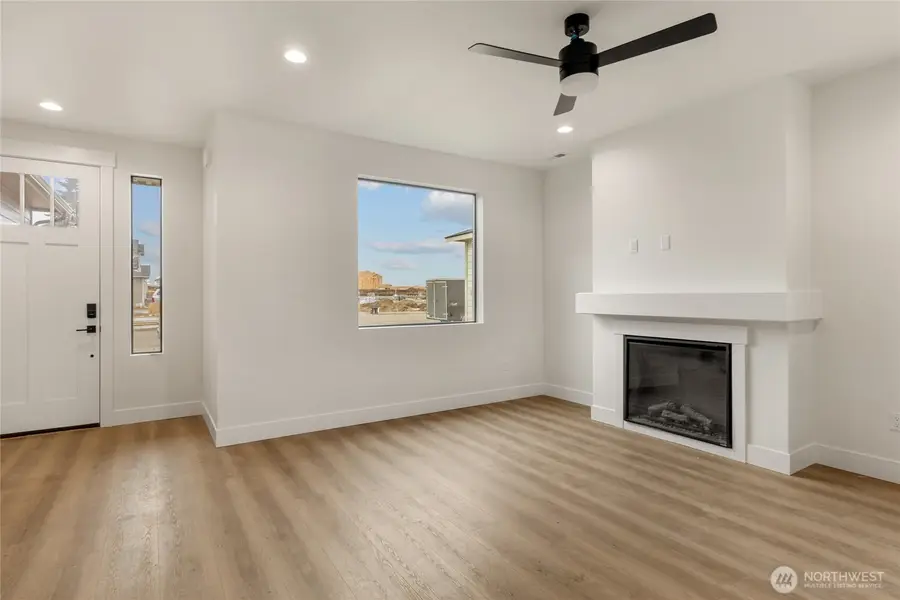 562 S Oasis Avenue #Lot 16, East Wenatchee, WA 98802 - #3