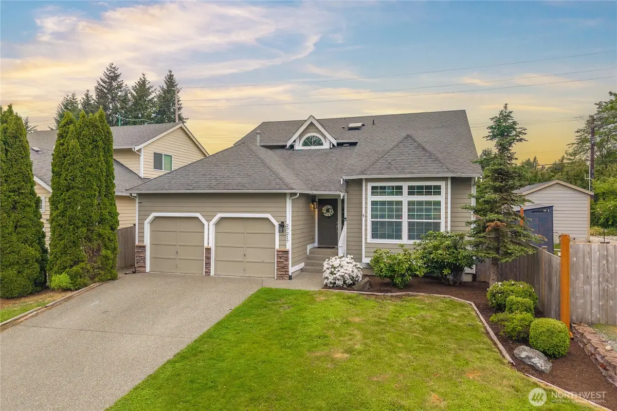 27217 213th Place Se, Maple Valley, WA 98038 - #1