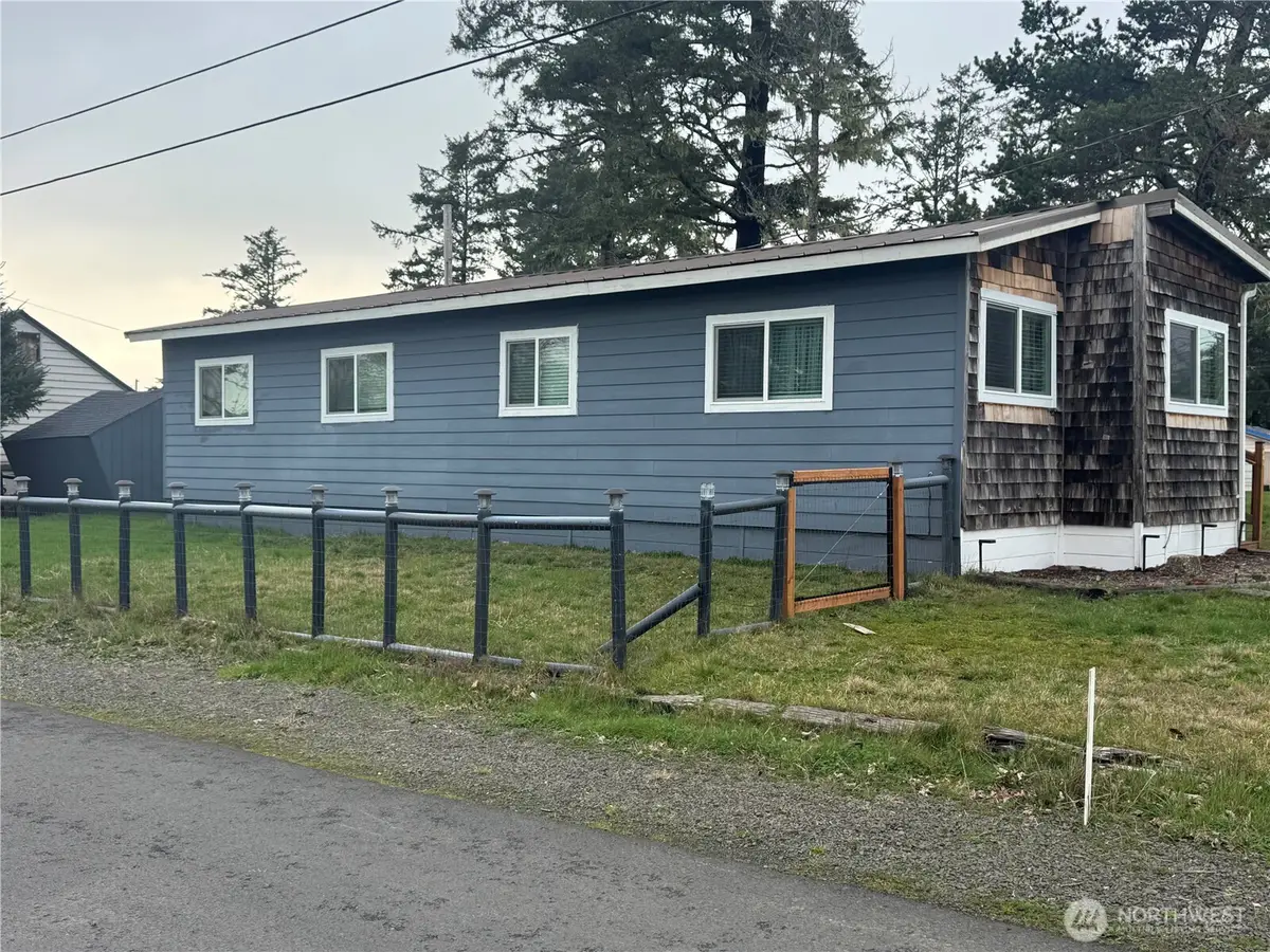 2401 N Washington Street, Long Beach, WA 98631 - #1