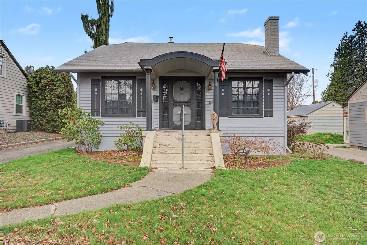 608 S 19th Avenue, Yakima, WA 98902 - #1