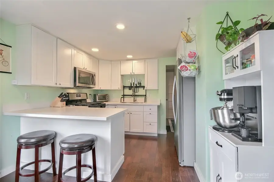 10644 2nd Place Sw, Seattle, WA 98146 - #3