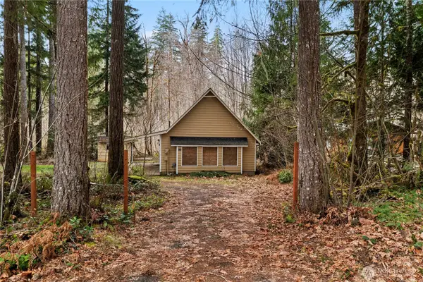 380 N Duckabush Drive E, Hoodsport, WA 98548