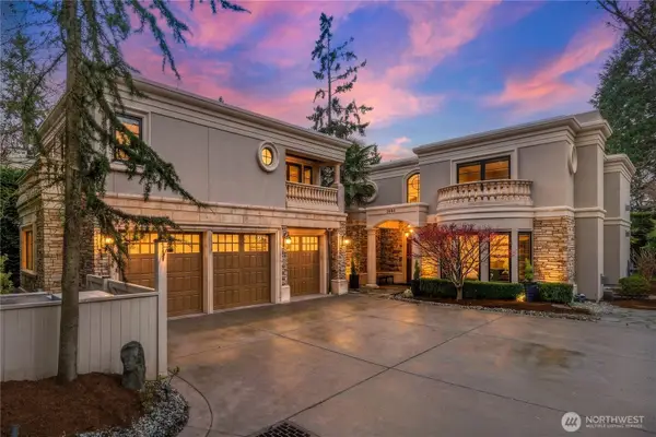 1444 Evergreen Point Rd, Medina, WA 98039