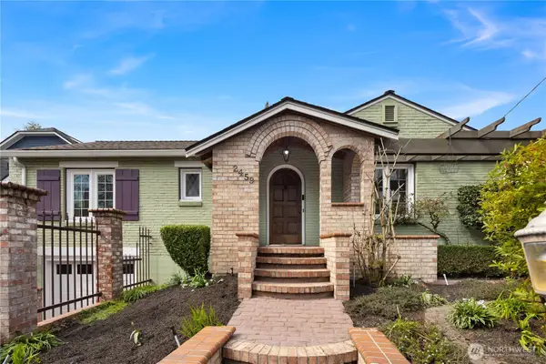 2459 24th Avenue E, Seattle, WA 98112