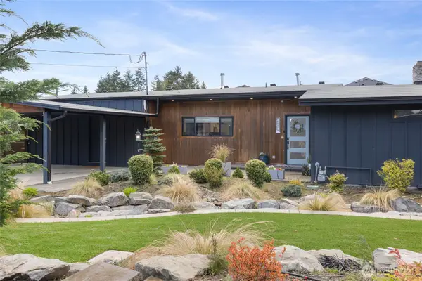 4503 Sunset Drive W, University Place, WA 98466