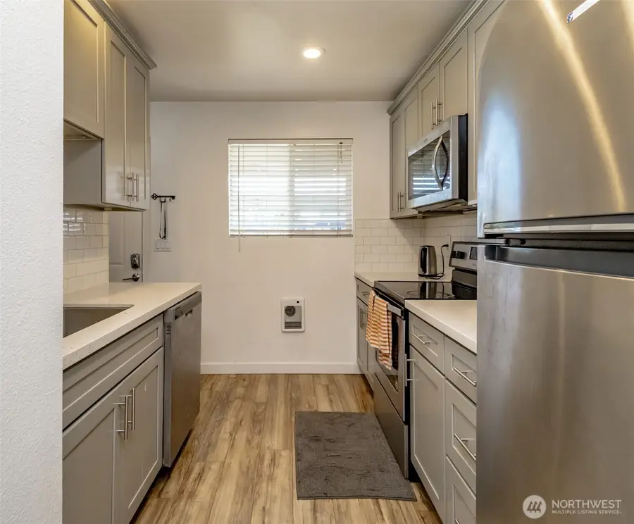 12416 SE 272nd # C, Kent, WA 98030 - #3