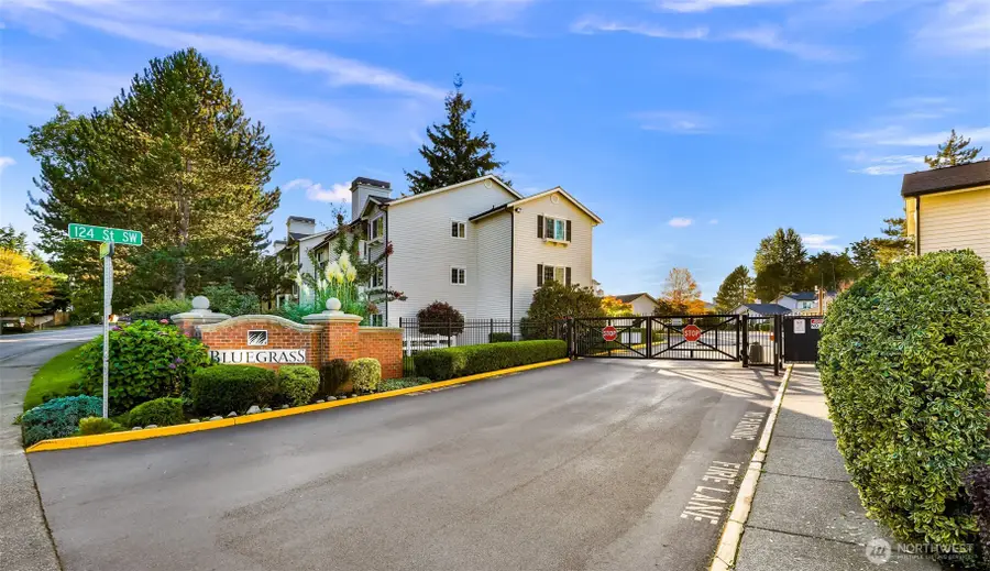 12404 E Gibson Road #N203, Everett, WA 98204 - #2