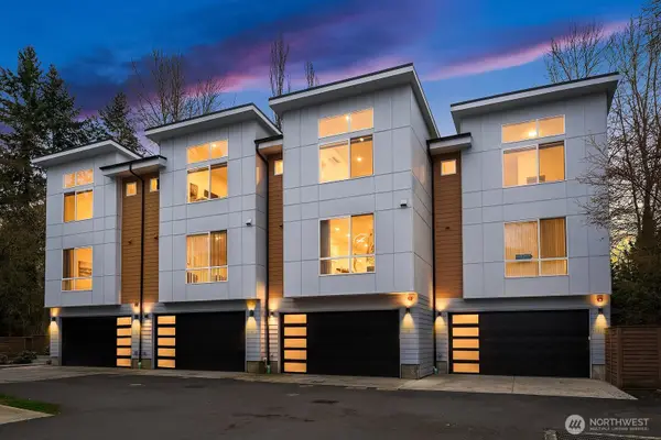 7721 NE 175th Street #103, Kenmore, WA 98028