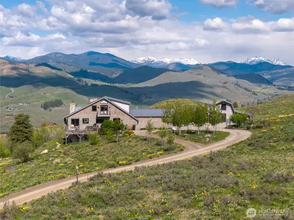 8 Deer Trails Way, Winthrop, WA 98862