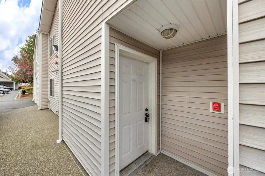 1001 W Casino Road #B101, Everett, WA 98204 - #2