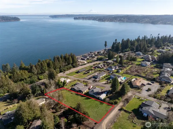 8185 E Seaview Drive, Port Orchard, WA 98366