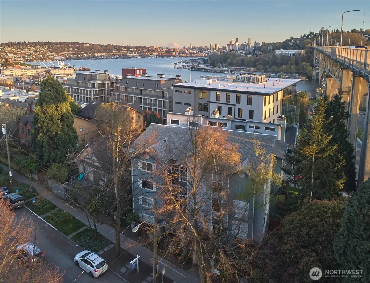 909 N 35th Street #402, Seattle, WA 98103 - #1