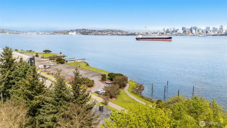 1333 Harbor Avenue Sw #204, Seattle, WA 98116 - #3