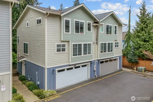 23224 Edmonds Way #107, Edmonds, WA 98026