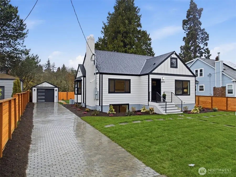 8711 28th Avenue Nw, Seattle, WA 98117 - #3