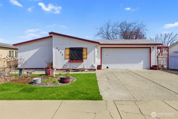 1713 S 69th Avenue, Yakima, WA 98908