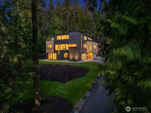 612 219th Avenue Ne, Sammamish, WA 98074