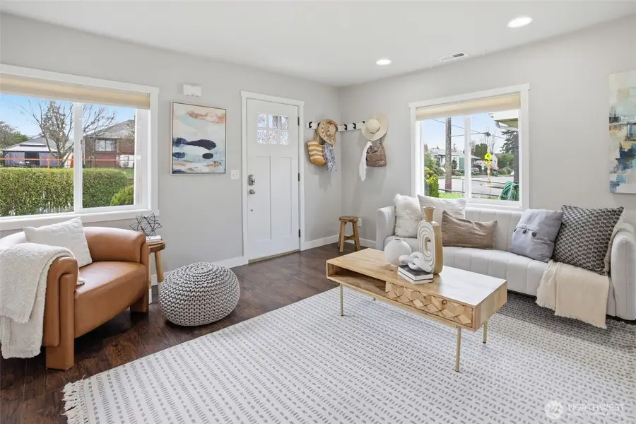 8719 16th Avenue Sw, Seattle, WA 98106 - #3