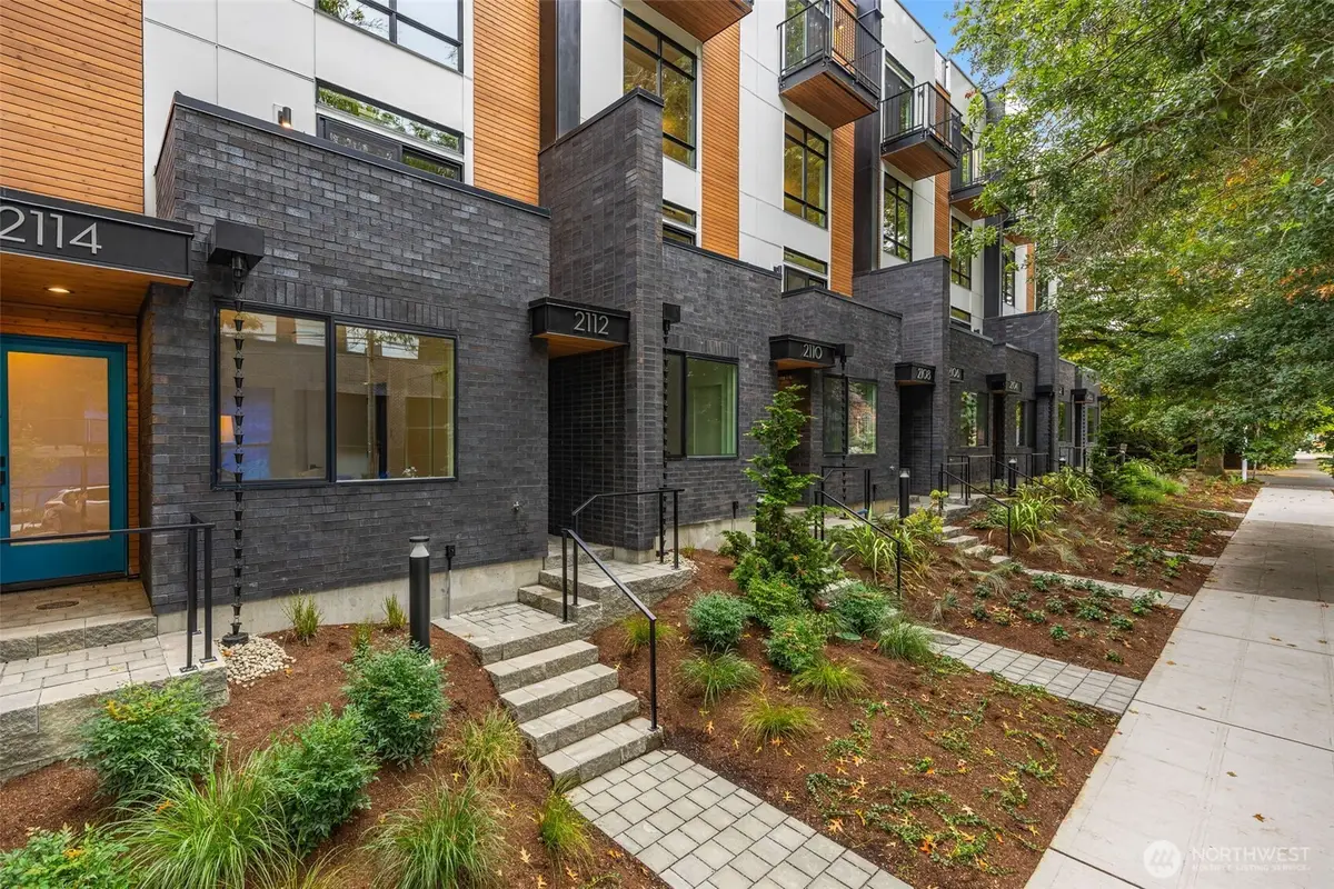 2112 1st Avenue N, Seattle, WA 98109 - #1
