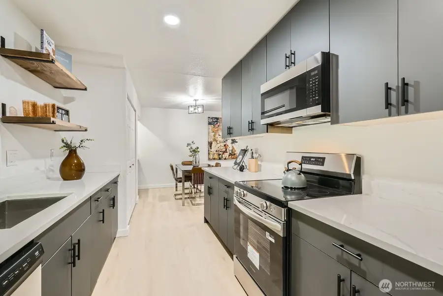 9512 1st Avenue Ne #110, Seattle, WA 98115 - #2