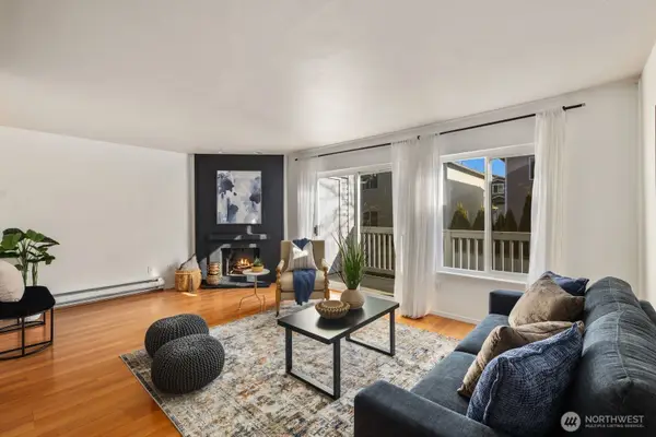 8823 Holly Drive #D204, Everett, WA 98208