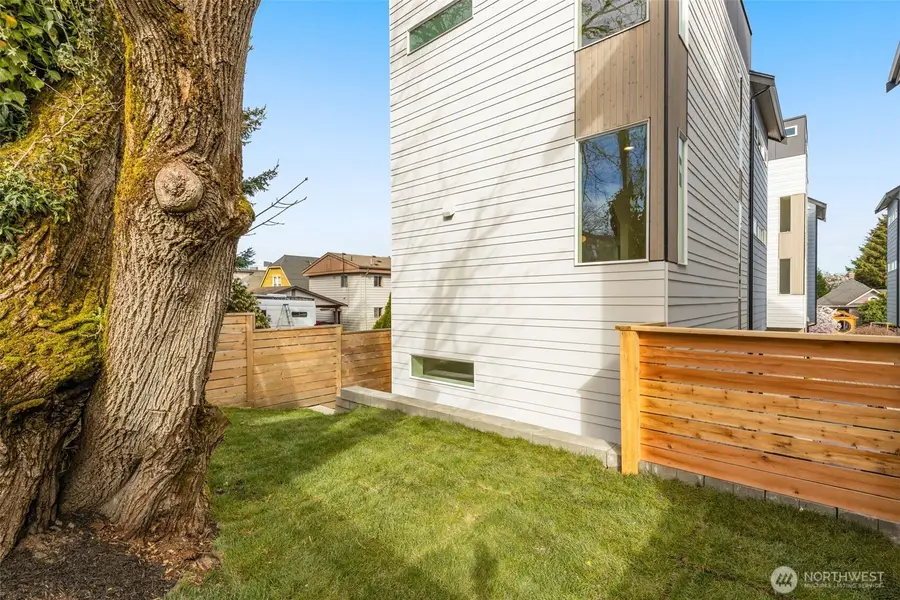 1627 21st Avenue, Seattle, WA 98122 - #2