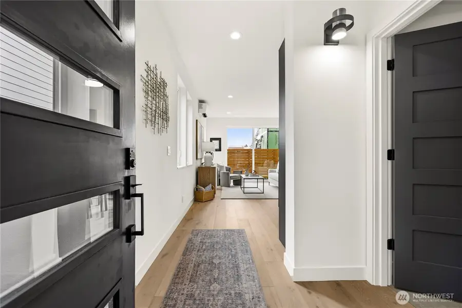 2560 30th Avenue W, Seattle, WA 98199 - #2