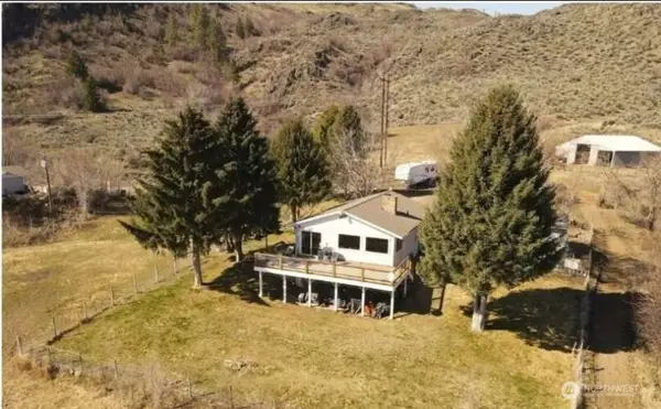 81 Golden Road #B, Oroville, WA 98844