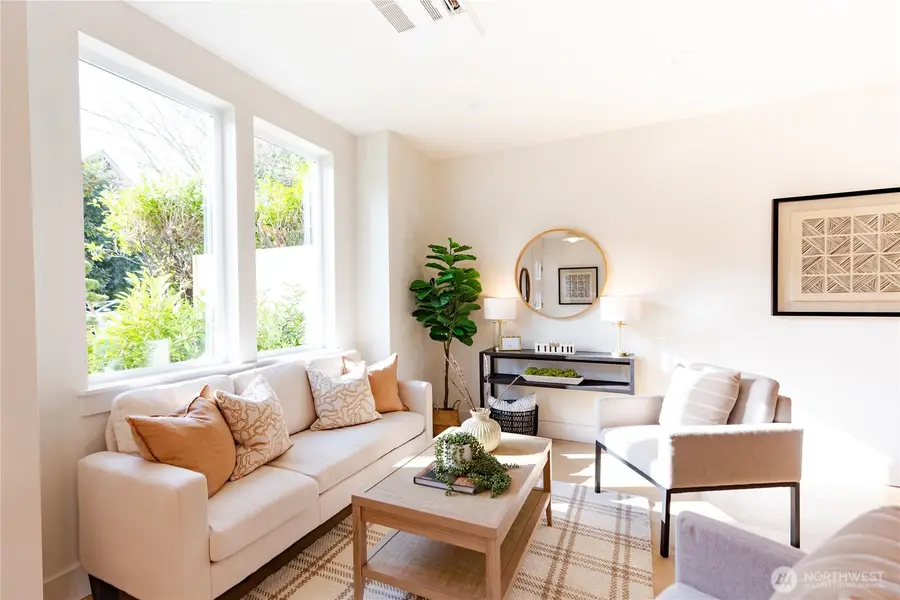 1530 25th Avenue, Seattle, WA 98122 - #2