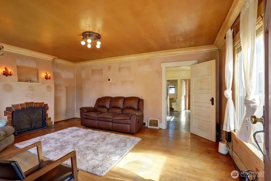 2756 44th Avenue Sw, Seattle, WA 98116 - #3