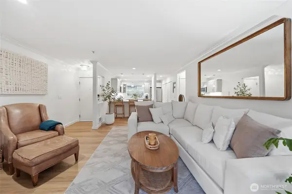 25025 SE Klahanie Boulevard #K101, Sammamish, WA 98029